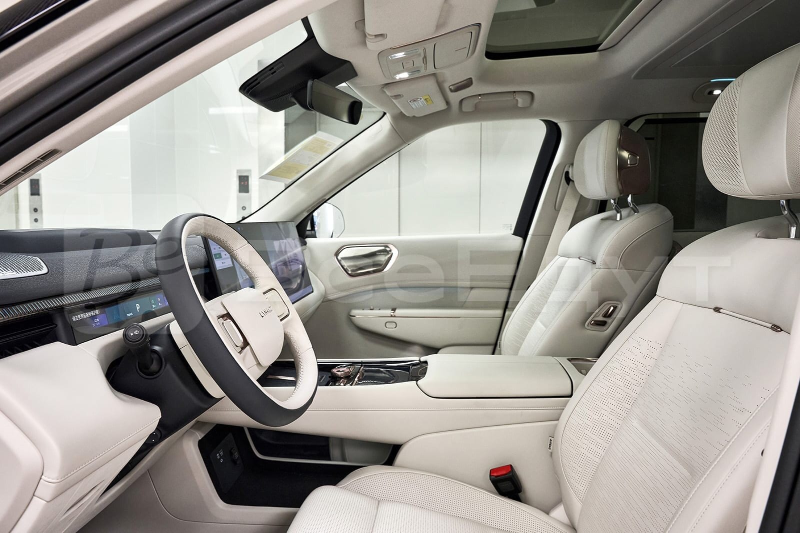 Lynk&Co 900, 2026