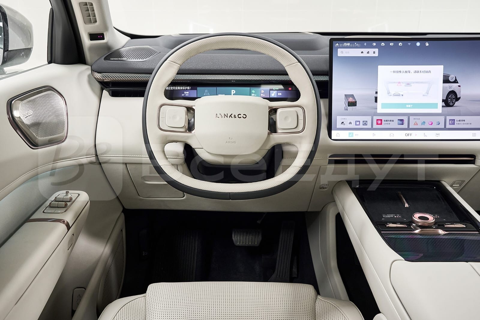 Lynk&Co 900, 2026